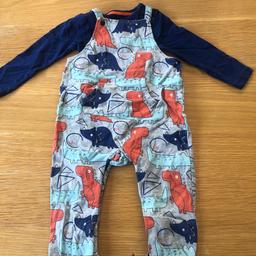 Boys cotton dungaree set with dinosaur print and a navy long sleeve bodysuit underneath 
Age 12-18 months 
From Boots mini club range 
In good condition 
Collection or postage available 
Will post using the shpock wallet or PayPal 
If you are interested in a few items please message me as I can combine postage, thank you