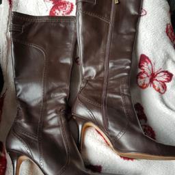 beautiful high leg boots by karen Miller

brown leather

zip fastening

high heel

made in Italy

see photos for part of description

collection preferred but postage with costs of £4.50

price low for a quick sale
Reduced from £15 to £10 grab a bargain 