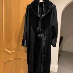 Black long coatigan
One size