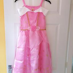 Beautiful pink princess dress. New, never worn just washed and tried on.
Size 150 cm (8-9 y).