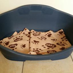 Large Plastic dog bed in very good condition 80 x 45 cms Could deliver WA11 or Bkackpool area
