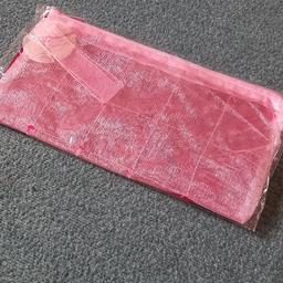 Verkaufe rosa Täschchen mit Reißverschluss 
20cm×10cm