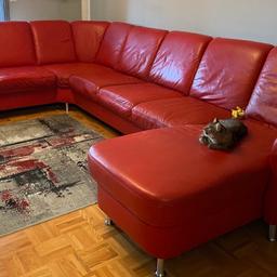 Echte Ledercouch. Gebrauchsspuren von der Katze, siehe Fotos! Selbstabholung bis 19.09.2022. Höchstbieter bekommt die Couch.
