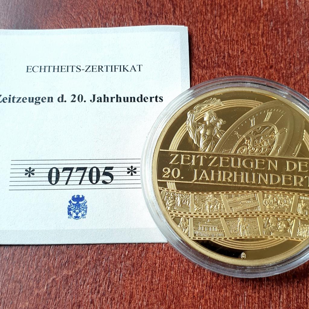 +++ Super Gelegenheit !!! +++

Biete aus der Edition "Zeitzeugen des 20. Jahrhunderts" die Münze "Hans-Dietrich Genscher - 2015" (339) mit Zertifikat in Kapsel zum Verkauf an.
Die Münze wurde noch nie aus der Kapsel entnommen und ist zusätzlich in einer Münztasche des Münzhauses verwahrt.

Auflage: 9.999 Exemplare
Edelmetall: 24K-Vergoldung
Durchmesser: 40 mm
Gewicht: 32 g

Privatverkauf - Garantie u. Widerrufs- od. Rückgaberecht sind ausgeschlossen!