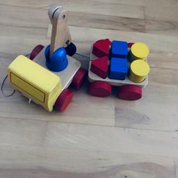 Magnet Spielzeug aus Holz bespielt