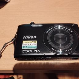 Top-Dogitalkamera, Nikon Coolpix S3300, 16.0 MP, wenig verwendet, incl. Originalzubehör
