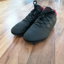 Fussball Schuhe, Adidas, gebraucht, schwarz-rot, Größe 44 / 9,5
Versand innerhalb Österreich +5 Euro
