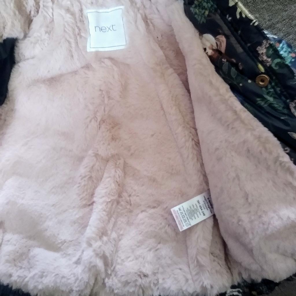 excellent condition from Next
☀️buy 5 items or more and get 25% off ☀️
➡️collection Bootle or I can deliver if local or for a small fee to the different area
📨postage available, will combine clothes on request
💲will accept PayPal, bank transfer or cash on collection
,👗baby clothes from 0- 4 years 🦖
🗣️Advertised on other sites so can delete anytime