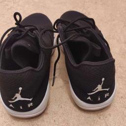 Verkaufe wenig getragene Nike Air Jordan Sneaker Gr 41 . Top Zustand.

Schauen Sie sich meine anderen Artikel an.