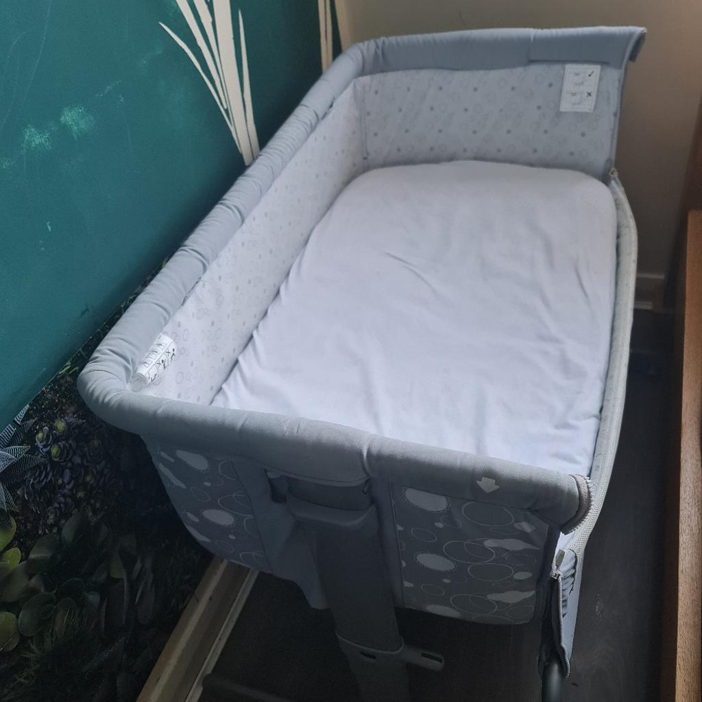 Chicco Next to me crib cot and free light in B13 Birmingham for £20.00