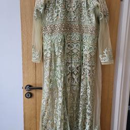 In excellent condition ladies dress with trousers and duppata. can also wear with a skirt
size large 
pick up only or can post at extra cost
£20 ono