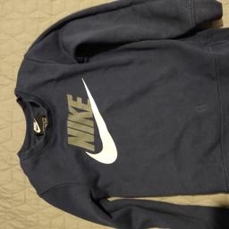 lovely navy Nike tracksuit from JD. Size 6-7 yrs. plz look at other items am selling