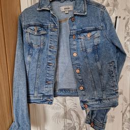 FOR SALE LADIES DENIM JACKET
BRAND NEW 
NEW LOOK
PAID £27.99
SIZE 8
SELLING FOR £10