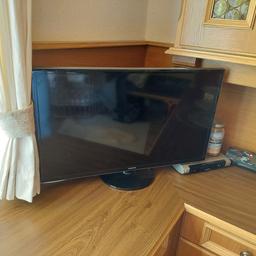 Verkaufe Fernseher 📺 in einem sehr guten Zustand
73cm breite Höhe 49