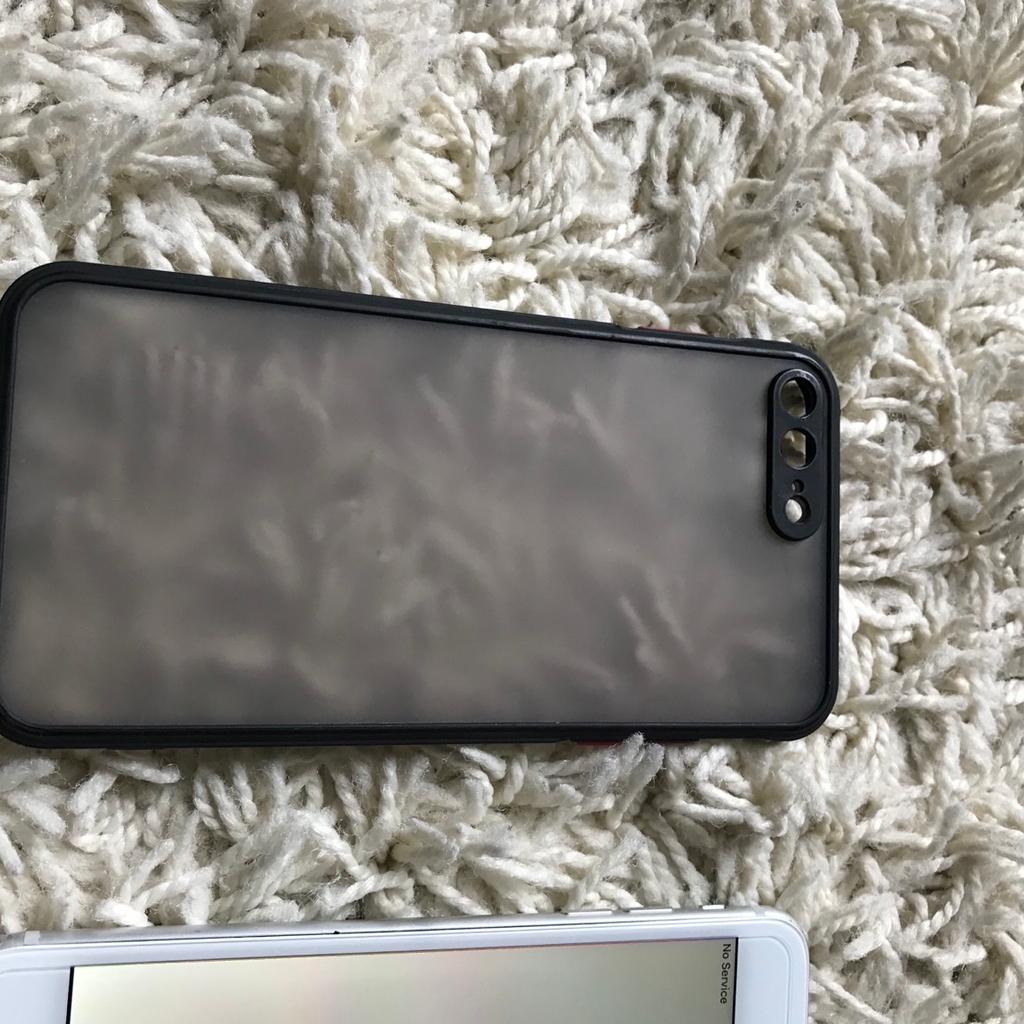 In Good Working Condition
Apple IPhone 7 Plus
With free case and has screen protector
Has a few scratches on the edges, but nothing on the front .
Box included