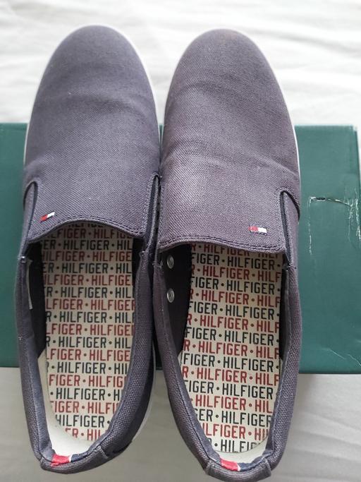 Buy & Sell West Midlands Wolverhampton - Photos for TOMMY HILFIGER CANVAS SHOES SIZE 10