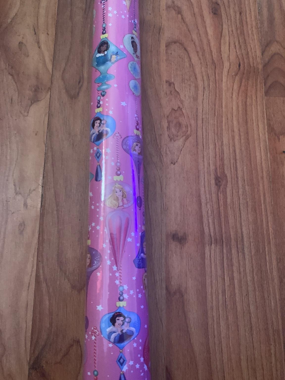 New Christmas wrap Disney princess ️ in B14 Birmingham für 0,80 £ zum