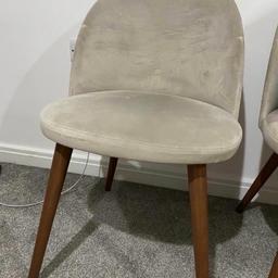 Grey velvet dining chairs from Next. Used less than a year, brilliant condition.
No damage, marks or scratches. Selling as it does not match my dining table.
Collection only LE11 quick buy