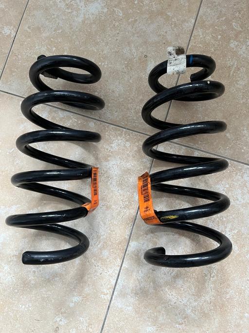 Vehicles Hertfordshire Broxbourne - Photos for BMW X5 F15 2016 3.0d front coil springs