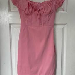 BNWT PLT Pink Bardot Frill Bodycon Dress Size 8

Pretty Little things Dress

Brand New With Tags. In Immaculate unworn condition.
From a smoke free home.
Collect from Tingley, WF3, near Country Baskets
