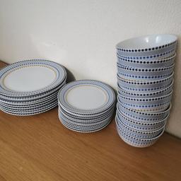 Dinner plates x10
Side plates. X10
Bowls. X10
30 pieces in all
All in excellent condition
Been used once
