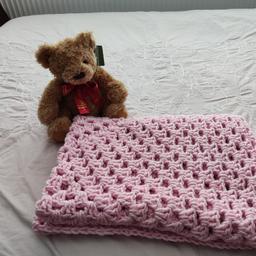 beautiful pink hand crocheted blanket. Ideal gift for Christmas. 48cm.

teddy not included