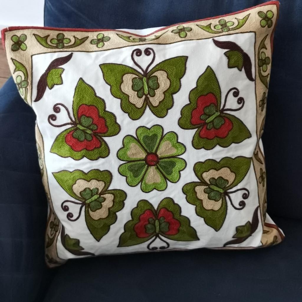 Beautiful embroidered cushion cover to enhance your living-room look. The insert/pillow is not included. There are 2 cushion covers available, the price is for one single cushion cover only.