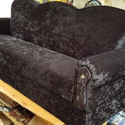 Hi here we have black velvet shape bed settee for sale, for £265 each. Opens into a bed and storage.

We deliver anywhere in UK please text or call me on 07718075537 to get your delivery quote as £25 is for Birmingham area only.

Sette size -
Length - 6ft 6inch
Wide - 2ft 2ich
32inch tall
Open into a bed is 42inch