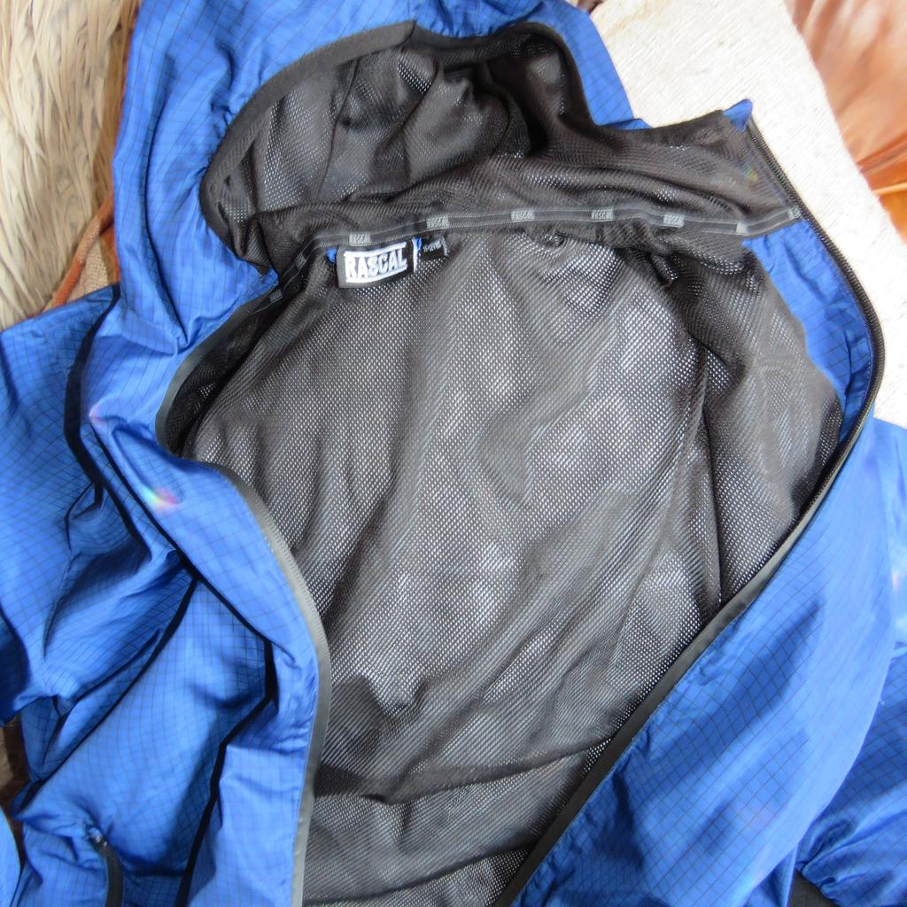 boy,s lightweight wateroof jacket age 11/12 in very good condition like new pickup only
