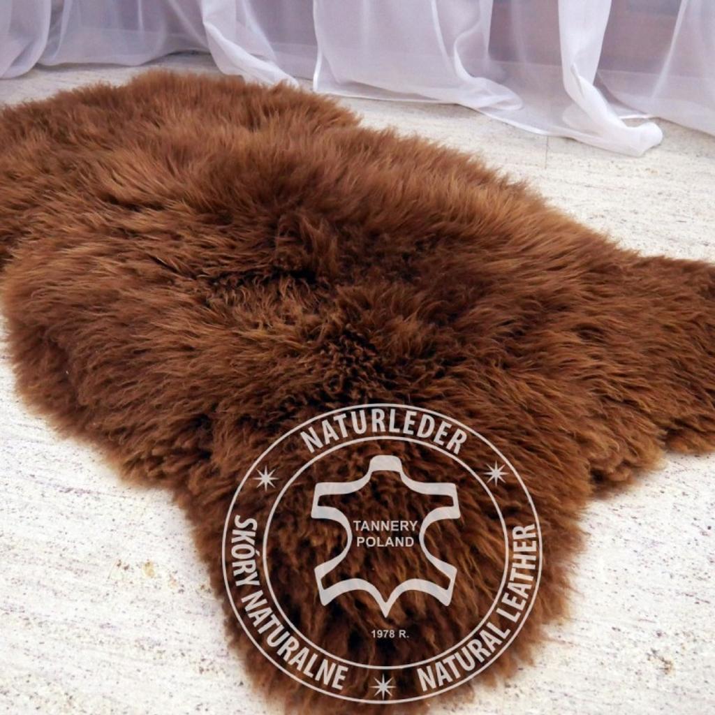 We invite wholesalers and intermediaries to buy our beautiful, warm and 100% natural sheepskin products!

We sell wholesale natural sheepskins, e.g. Melerade, Dutch and Texel sheepskins, Heidschnucke, Swedish lambskins and luxurious Gotland, which are perfect as blankets or bedspreads in one piece for a swing or an uncomfortable armchair, especially useful on winter evenings!
We also wholesale ready-made products such as pillows, round blankets, playpens for pets as well as gloves and slippers perfect for a gift or for cold days. All products are sewn from pieces of the highest quality sheepskin.
Only with us you will find many high-quality products that are perfect for creating a fabulous atmosphere!!!

Do not hesitate and buy from us - at the best prices!

Pamper others with a large selection of high-quality products!