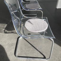 6 Stück Ikea Stühle „Tobias“, transparent, abzugeben.

Leichte Gebrauchsspuren und Kratzer vorhanden. Polster sind dabei.

Preis pro Stuhl 15€ oder 75€ für alle 6 Stk.

Nur Abholung.