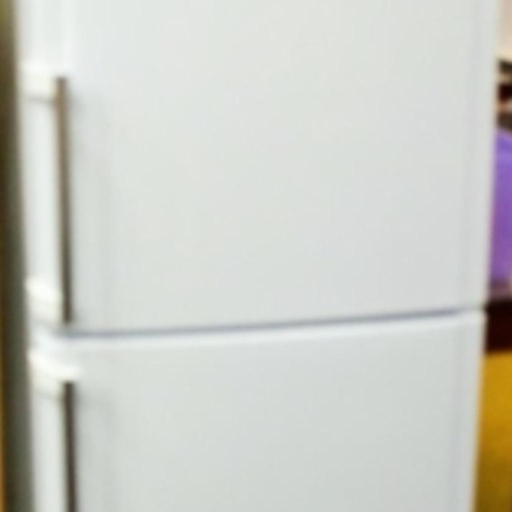Hotpoint fridge freezer in Excellent condition
Model - Airtec
Frost free, ecotech feature giving it an A+ energy rating

Supercool and Super freeze functions.
Door open alarm.
Clean no smells with little use.
Full working order.

• 4 shelves and 2 salad/cooler drawers in fridge and 3 Door shelves - 182 litres

• 4 Large freezer Drawers - 87litres
lots of space.
Door hinges are on the right.

Approx sizes
H - 188cm / 74"
W - 61cm / 24"
D - 61cm / 24"

Collection Scunthorpe
Available from 4th Oct '22

I may be able to help with delivery to your door if local to DN16

Asking £220 ono
depending if collected or delivered etc
(New £489+)