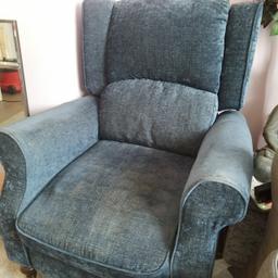Blue chair..
Recliner..
Collection SE3 8RB
Come with a grey pullover cover
