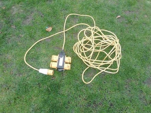 Buy & Sell Surrey Elmbridge - Photos for 50ft 110 volt extension lead