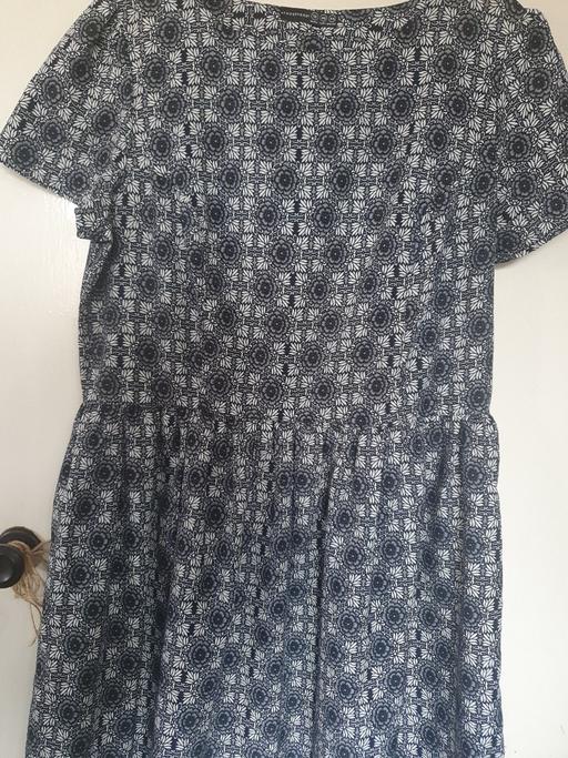 Buy & Sell Leicestershire Oadby and Wigston - Photos for (18) Ladies dress