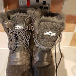 Polar cosy faux fur lined snow boots is excellent condition size 5. They look to be in barely used. Cash on collection or post at extra cost. Postcode for collection is LS104NF. I can offer free local delivery within ls five miles of my postcode. Listed on multiple sites so it may end abruptly. Any questions please ask and I will answer asap.