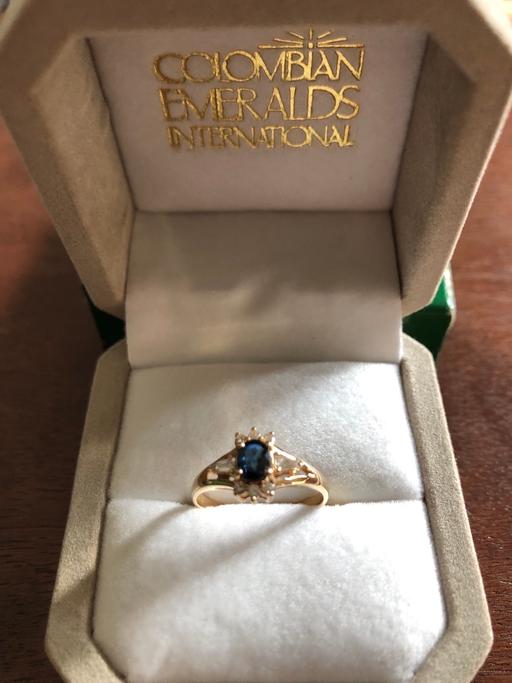 Buy & Sell Essex Castle Point - Photos for Emerald and diamond engagement ring (L)