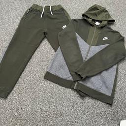 Really Great condition still soft
Complete Nike tracksuit
2 zip pockets on bottoms. Zip up front and hood
Pet and smoke free home
From JD sport