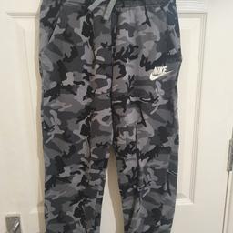 Boy's grey jogging bottoms.

Age 12-13 years

From smoke/pet free home