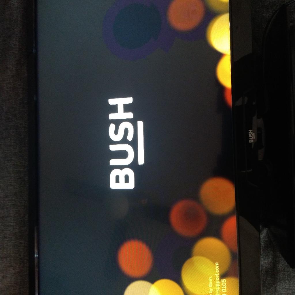 Bush 22 inch DTS sound-Full HD 1080p X 1920 LED SmartTV. Built in Freeview. Compatible with Netflix, Amazon Prime etc. Internet browser, built-in WI-FI, Miracast. 2x HDMI. USB. Antenna in, VGA. AV, SPDIF, Coax Out, AV in, Common interface. Energy A+.Parental control. Sleep timer.
No remote.