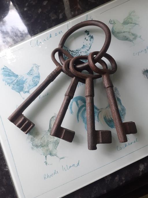 Buy & Sell Hampshire Havant - Photos for CAST IRON ORNAMENTAL KEYS