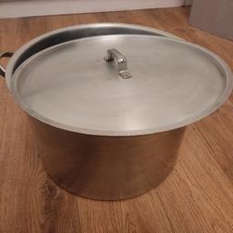 Stainless steel pot and lid
Useful (Effective) volume: 44 l approximately
Height 44cm
Diameter 28cm