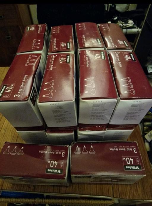 Buy & Sell West London Hounslow - Photos for 10 boxes of 3 per box 40w bulbs