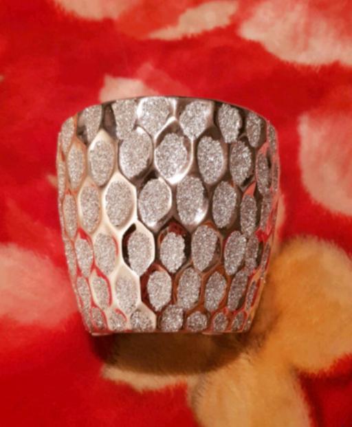 Buy & Sell West London Hounslow - Photos for Crushed diamond display decoration plant pot