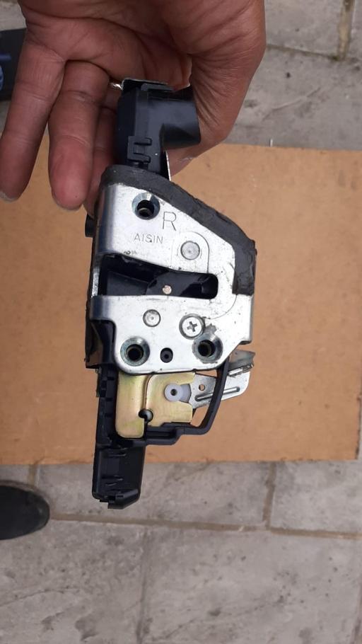 Vehicles South East London Croydon - Photos for Toyota Corrola Door Solenoid