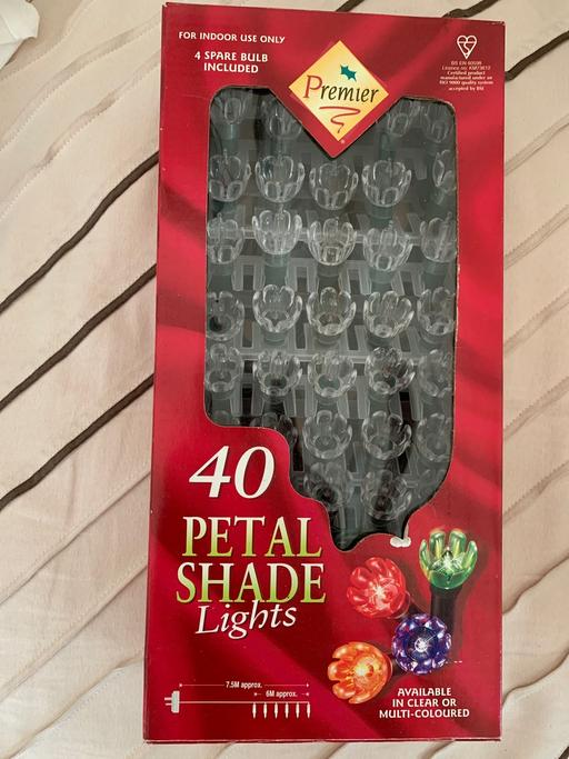 Buy & Sell Essex Thurrock - Essex - Photos for NEW 40 PETAL SHADE LIGHTS