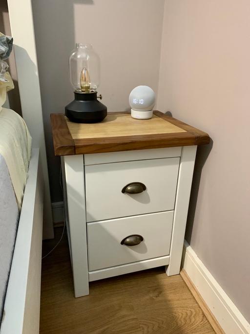 Buy & Sell South West London Chelsea - South West London - Photos for Bedside table