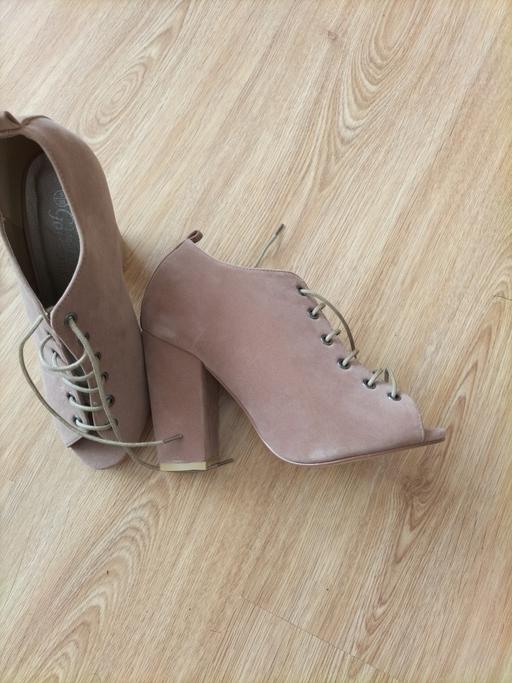 Buy & Sell Peterborough Westwood - Peterborough - Photos for New Size 5 camel colour tie high heel shoes