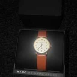Marc jacobs watch in good condition and comes with original box
