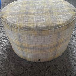 In great condition
Used to store toys
Sold & sturdy
Mustard grey checked pattern
Removable lid
RRP £100
Collection WS11 Cannock Staffordshire